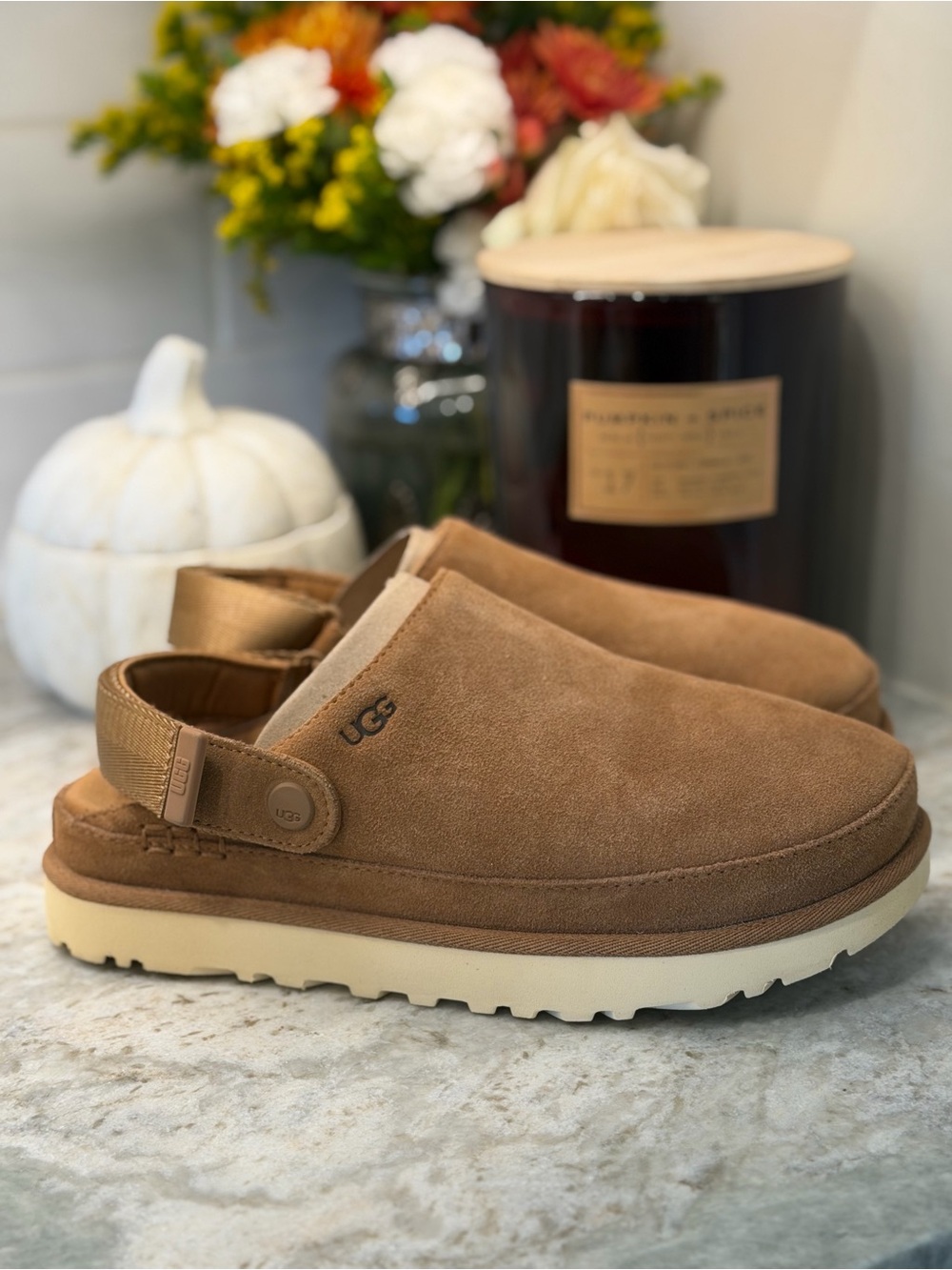NWT UGG Goldenstar Clog Chestnut Suede Platform - Women's Size 9